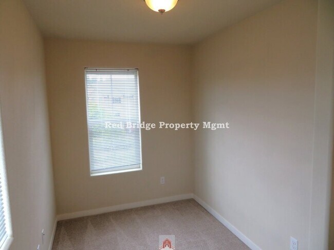 Building Photo - 28500 SW Villebois Dr N