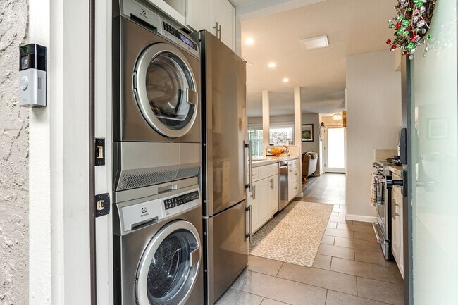 Building Photo - 46 Belvedere Ct