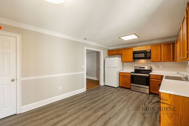 Building Photo - 116 Barrington Dr