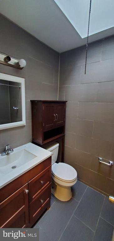 Primary Photo - 224 Robina St