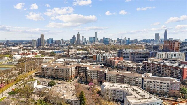 Building Photo - 900 Brees Ct