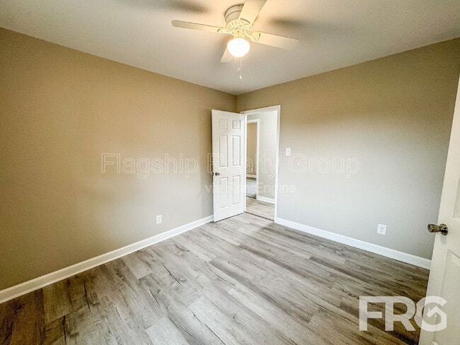 Building Photo - 530 Hillcrest Ave