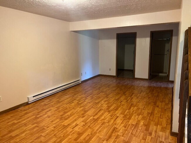 Building Photo - 4790 Sunnybrook Rd