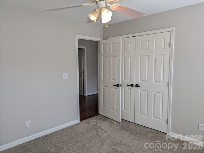 Building Photo - 279 Chandeleur Dr