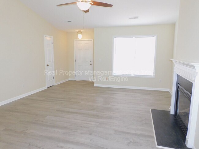 Building Photo - 1856 Oakhurst Park Ln