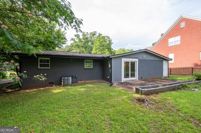 Building Photo - 2131 Bixler Cir