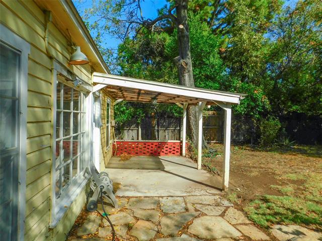 Building Photo - 2216 Palmer Dr