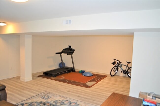 Building Photo - 92 Johnson Woods Dr