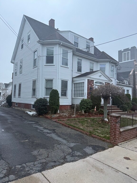 Building Photo - 42 Essex St