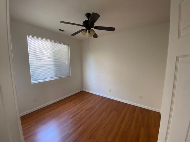 Building Photo - 5273 Trophy Dr