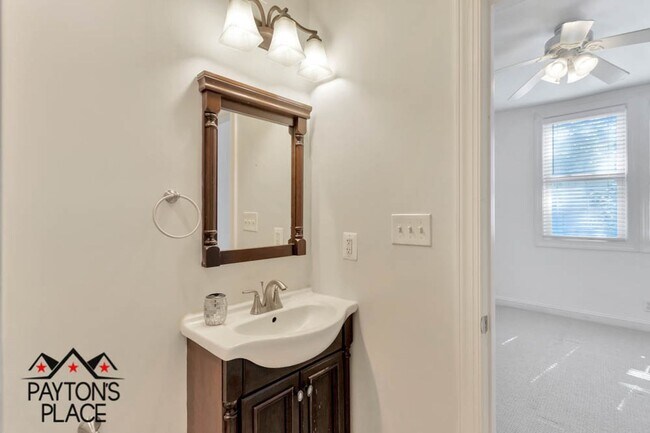 Building Photo - Beautifully Renovated in home in Historic Anacostia