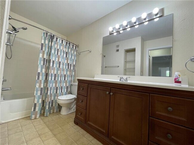 Building Photo - 3430 Pinewalk Dr N