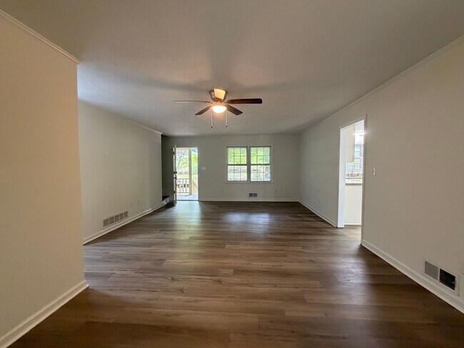 Building Photo - 3-Bedroom, 2.5-Bath House on Spacious Lot in west Athens, GA