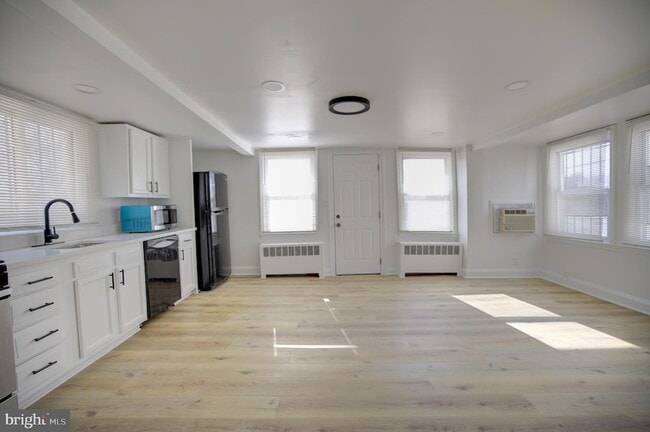 Building Photo - 3015 Gibbons Ave