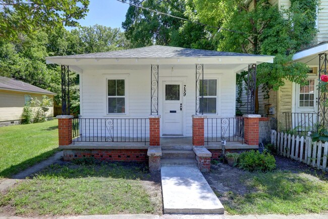 Building Photo - 3 BR + 1 BA Single Family