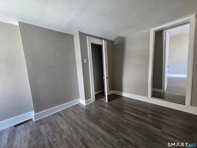 Building Photo - 106 Hanover St