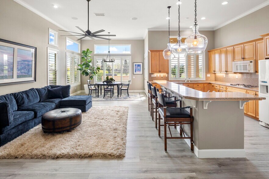Open floor plan - 841 Northfield Ln