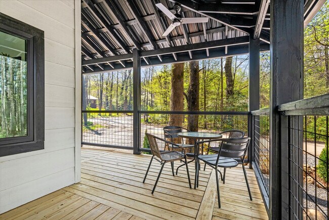 Building Photo - 152 Baxter Rd