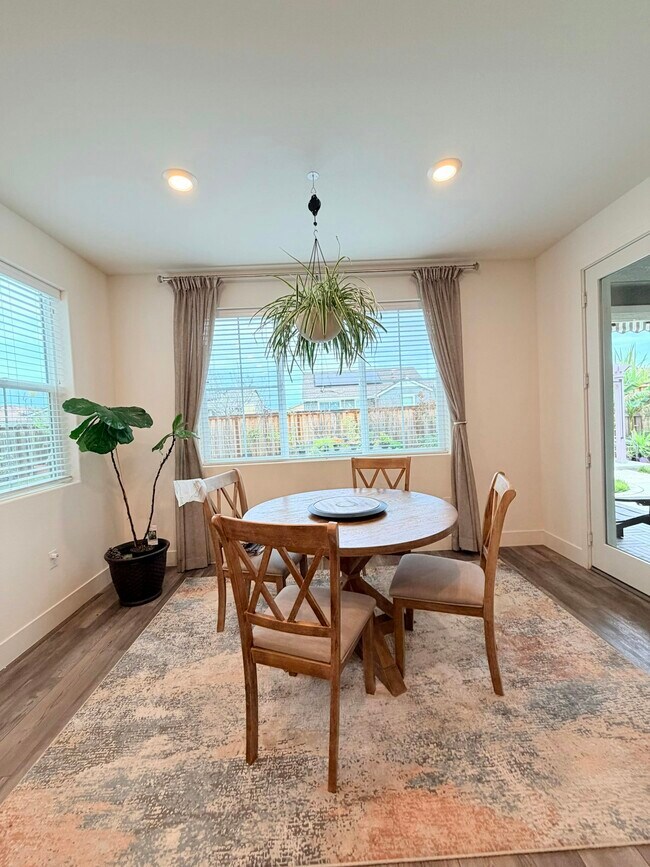 Building Photo - 6734 Ishan St