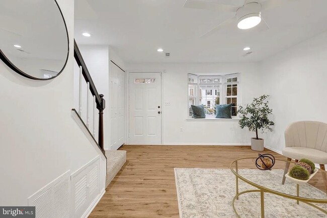 Building Photo - 37 Alden Ct