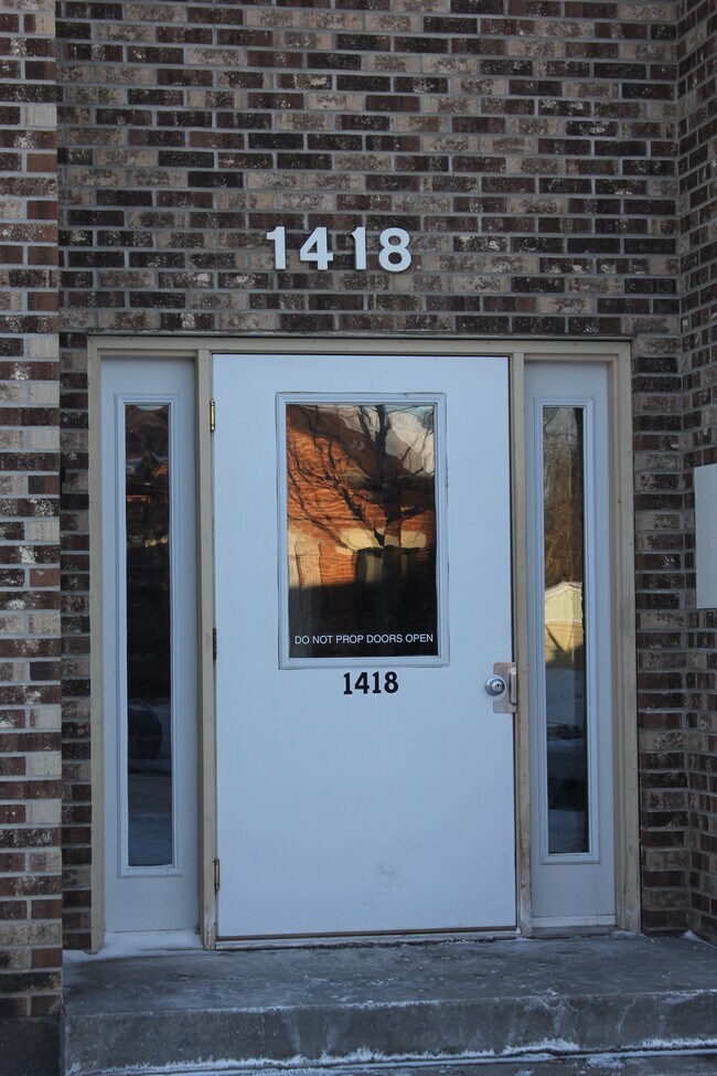Building Photo - 1418 10th St