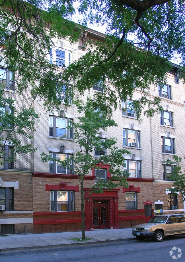 Primary Photo - 2110 Honeywell Ave