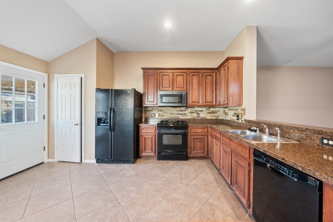 Building Photo - 9307 Sunlit Park Dr