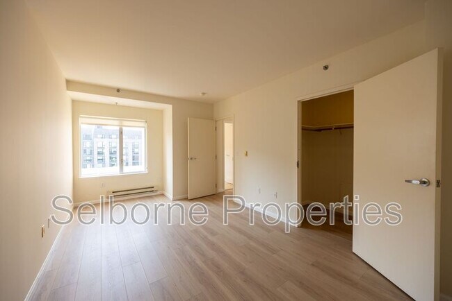 Building Photo - 1401 Jackson St