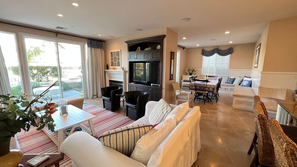 Living Room/Dining Room - 4353 Waterside Ln