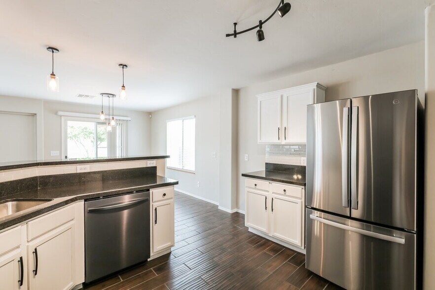 Building Photo - 6907 S Goshawk Dr
