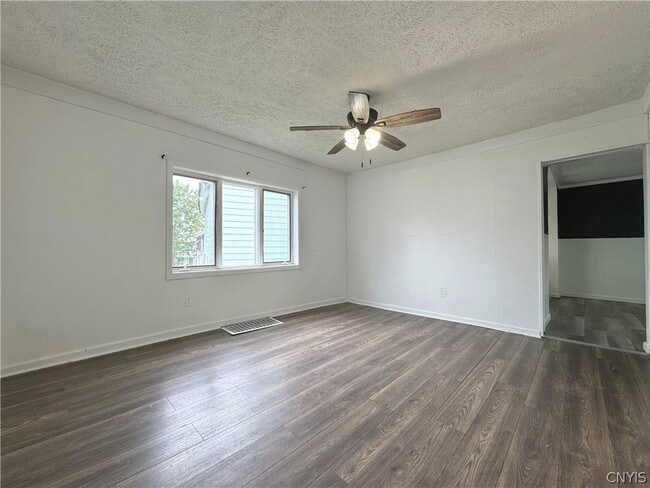 Building Photo - 318 W Hoard St