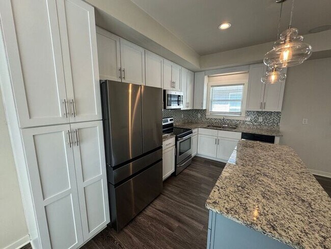 Building Photo - Pensacola - Downtown - 3 Bedroom, 2 Bathroom