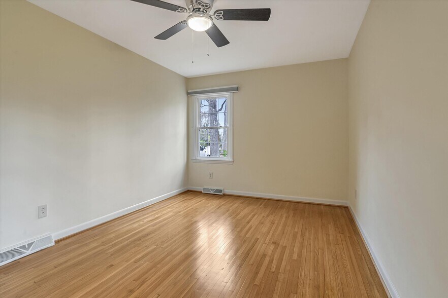 Building Photo - 700 Rama Rd