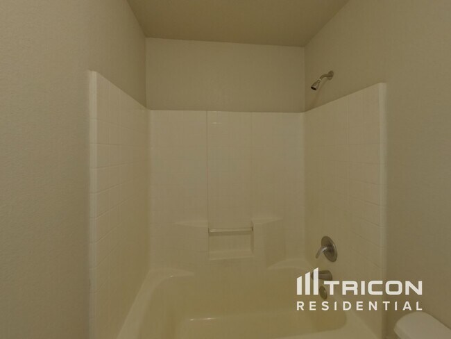 Building Photo - 215 Bobbie Ann Ct