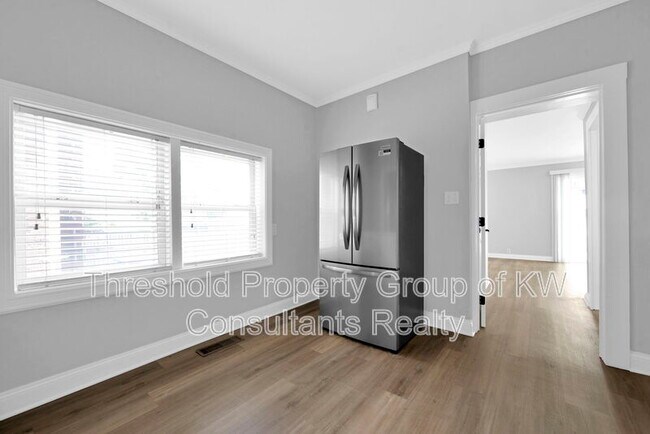 Building Photo - 342 E Morrill Ave