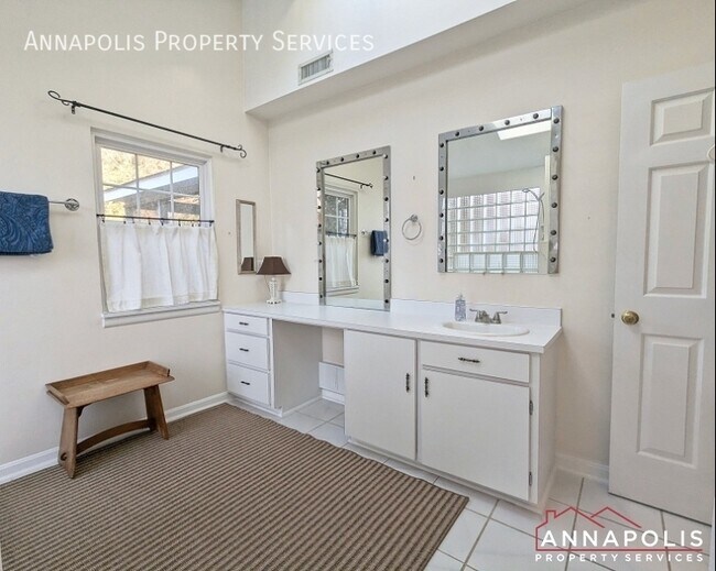 Building Photo - 708 Harness Creek View Dr