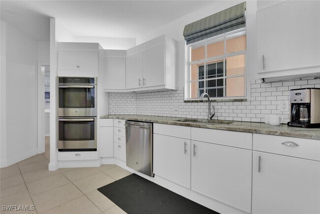 Building Photo - 2000 Royal Marco Way