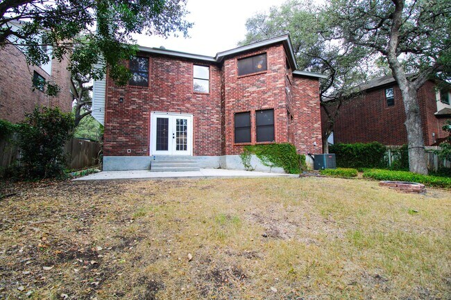 Building Photo - 14018 N Hills Village Dr
