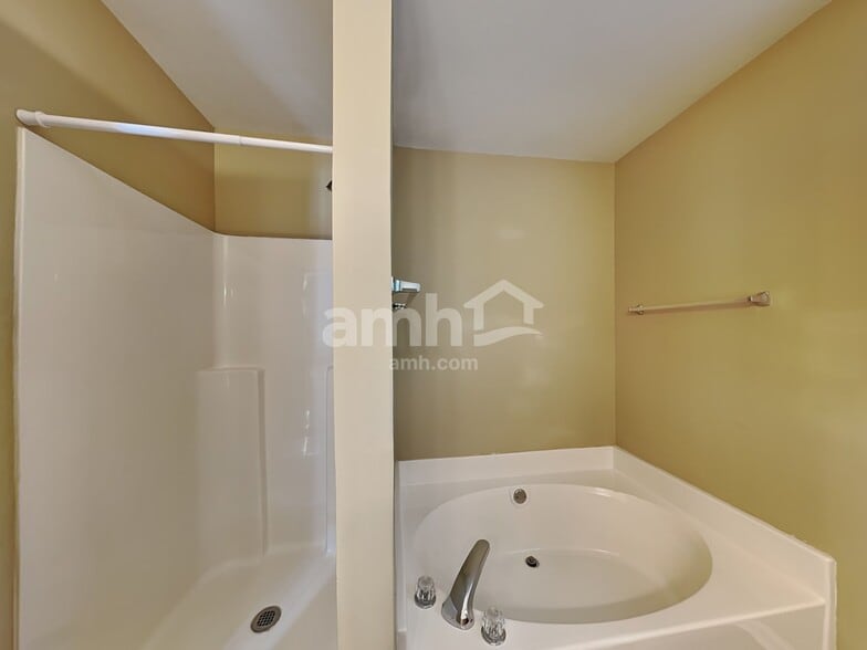 Building Photo - 6200 Grey Coat Ct