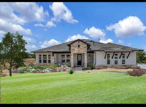 Building Photo - 2208 Parkview Dr