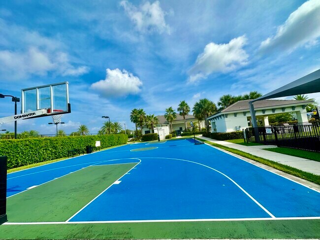 Building Photo - 15371 Green River Ct