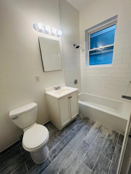 Building Photo - 111 Norway St