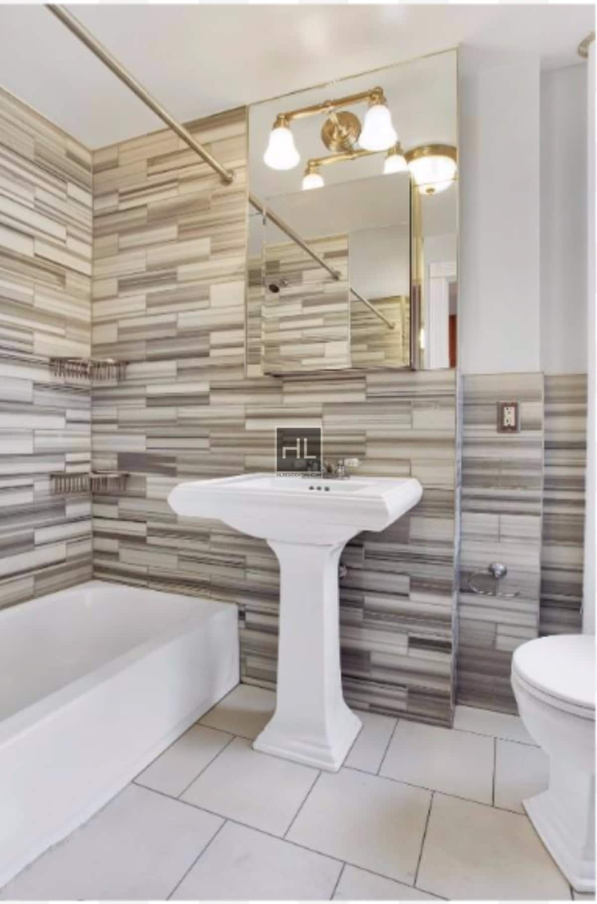 Building Photo - LEROY ST.