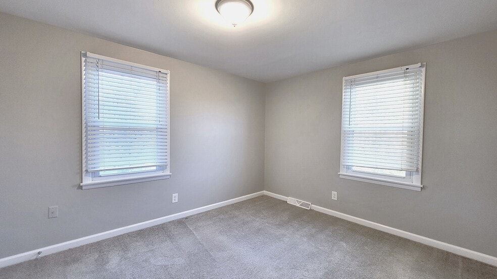 Building Photo - 141 Bennett Rd