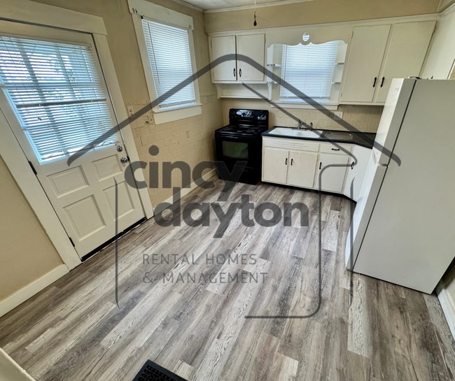 Building Photo - 6118 Stover Ave