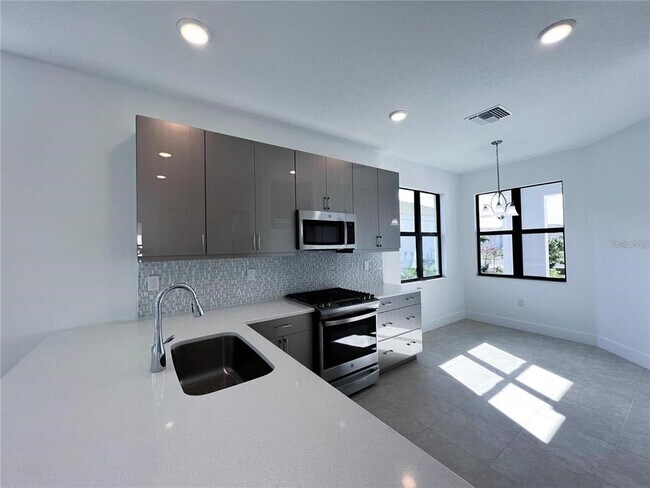 Building Photo - 5284 Barnett Cir