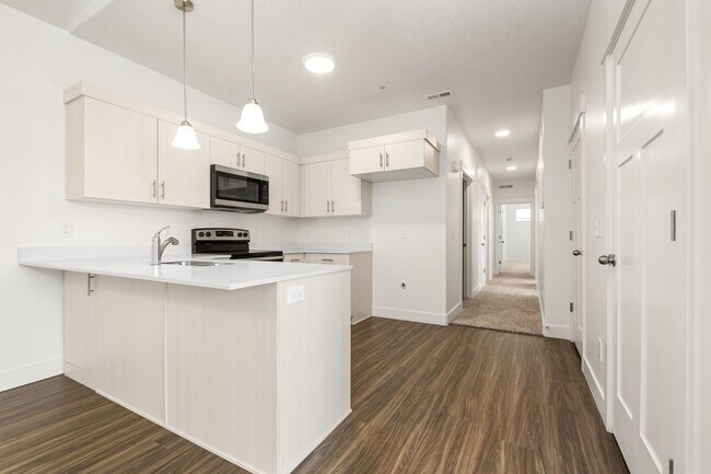 Building Photo - Lar-13714 S Hanley Ln #HH303 Riverton, UT 84096