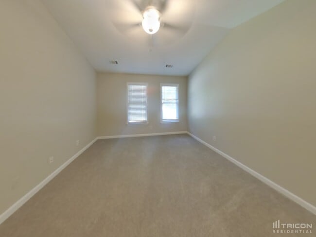 Building Photo - 39 Pine Grove Cir