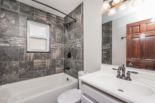 Building Photo - 5611 Archtree Pl
