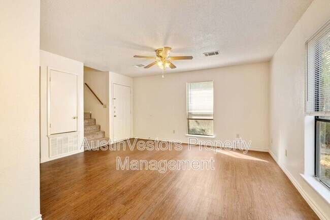 Building Photo - 115 S Frio St